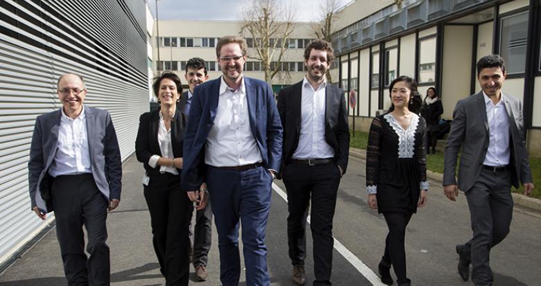 l'équipe dynamique et multidisciplinaire d'instent sur le campus de l'école polytechnique
